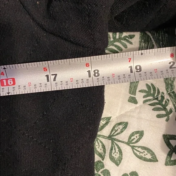 The North Face Women's Black Puffer Jacket, soft inside, good condition - Picture 7 of 9